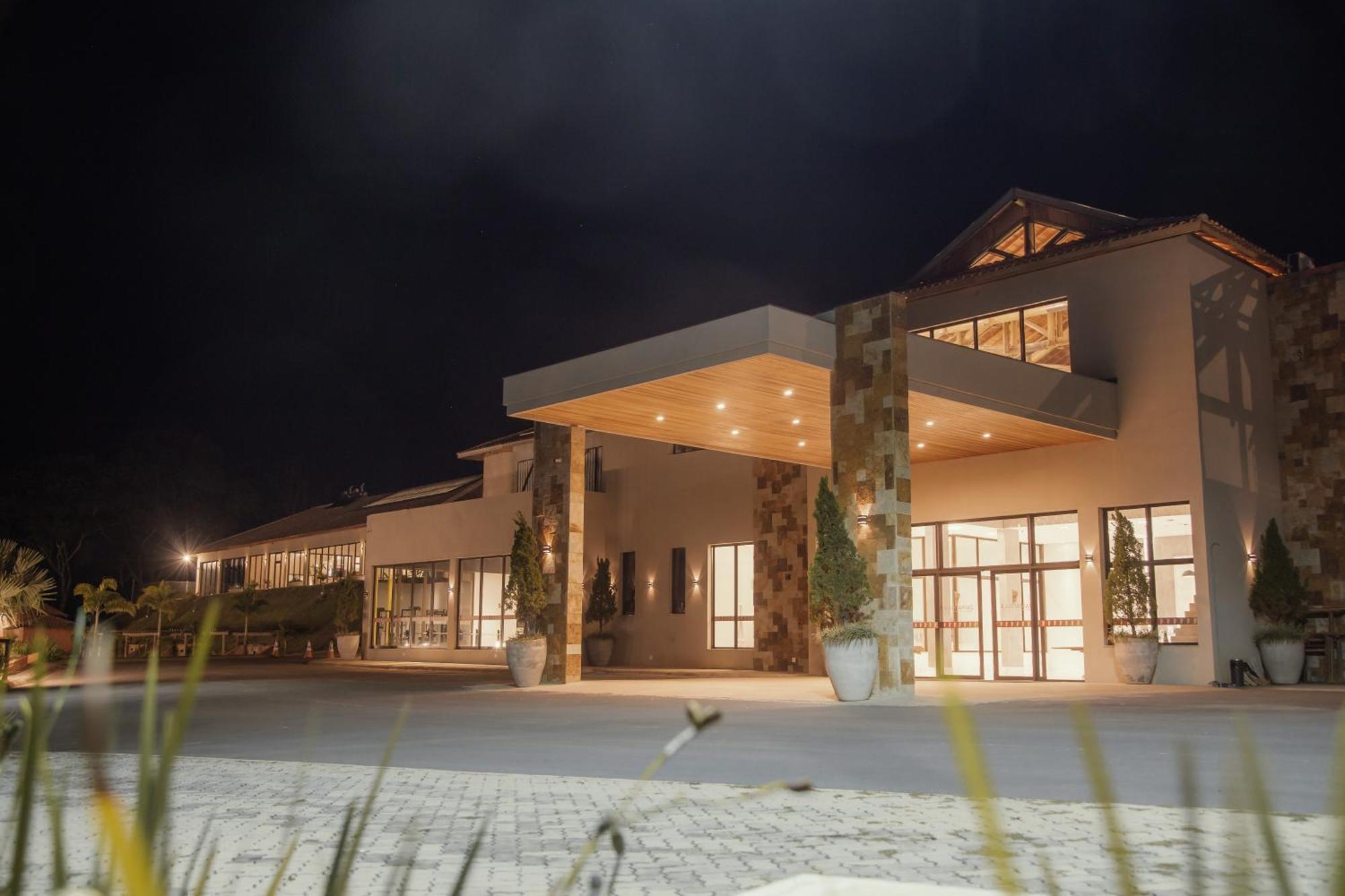 Hotel Chales Capitanias Águas de Lindóia Kültér fotó
